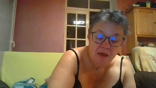 Vandeae44 online show from February 2026 08:40:01 PM