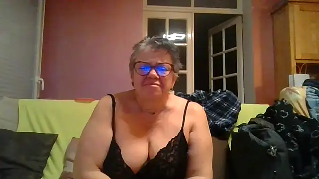 Snapshot of Vandeae44 chatting on March 2026 07:59:01 PM Vandeae44 online show from March 2026 07:59:01 PM