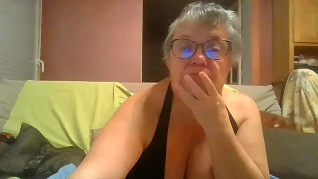 Vandeae44 online show from October 2025 09:03:01 PM