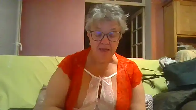 Snapshot of Vandeae44 chatting on September 2025 07:54:02 PM Vandeae44 online show from September 2025 07:54:02 PM