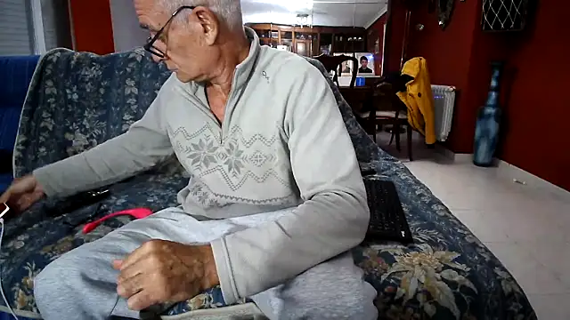 Snapshot of maduroguapo chatting on December 2025 10:48:01 PM maduroguapo online show from December 2025 10:48:01 PM