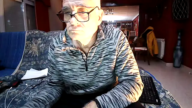 Snapshot of maduroguapo chatting on November 2025 10:10:01 PM maduroguapo online show from November 2025 10:10:01 PM