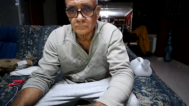 Snapshot of maduroguapo chatting on December 2025 10:04:01 PM maduroguapo online show from December 2025 10:04:01 PM