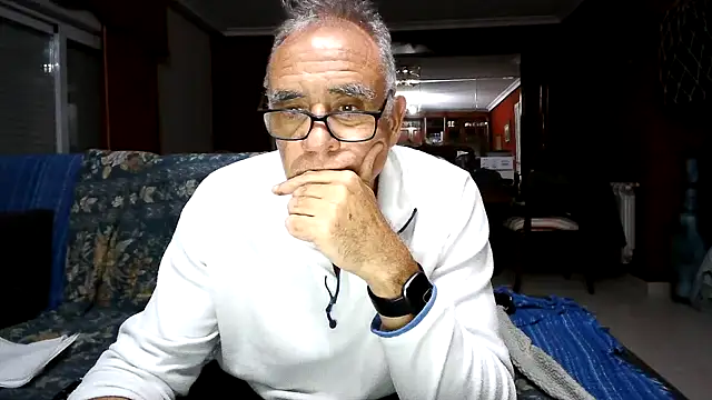 maduroguapo online show from April 2026 09:32:01 PM