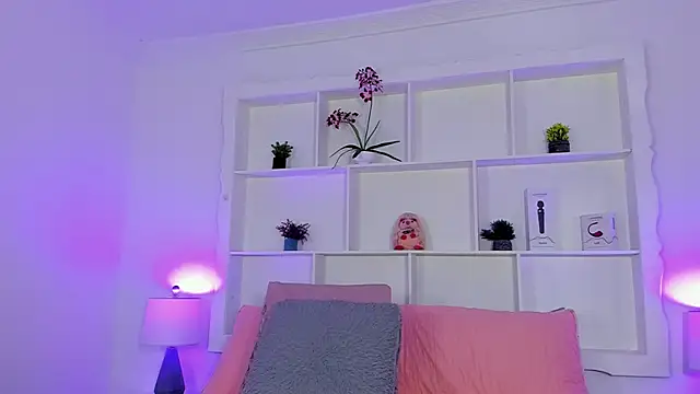 Jenifer Diaz online show from April 2026 02:21:01 PM