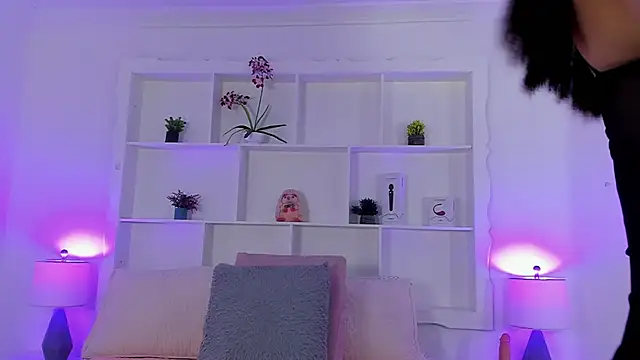 Jenifer Diaz online show from April 2026 01:29:01 PM