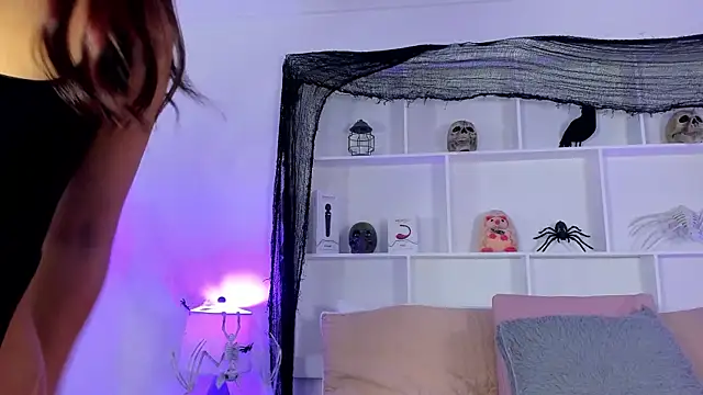 Jenifer Diaz online show from October 2025 01:21:02 PM