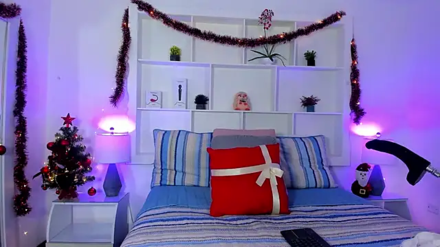 Jenifer Diaz online show from December 2025 01:46:02 PM