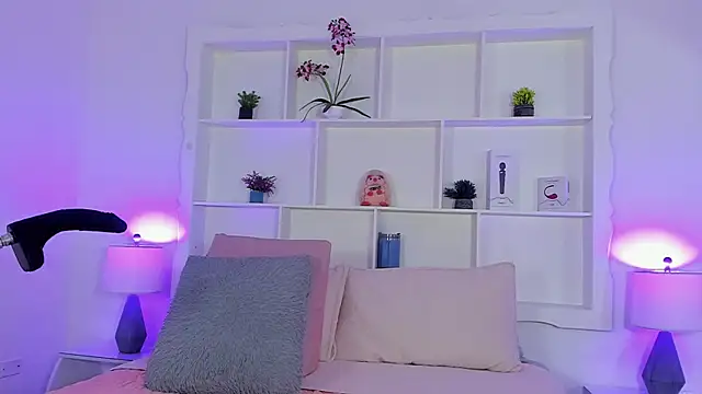 Jenifer Diaz online show from April 2026 12:41:02 PM