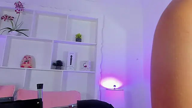 Jenifer Diaz online show from April 2026 02:11:01 PM