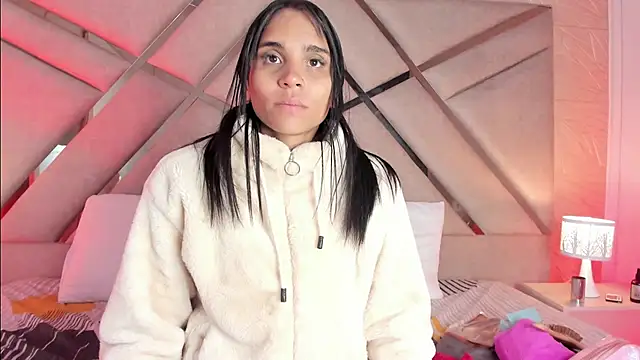 sophie pariss online show from April 2026 02:35:01 AM