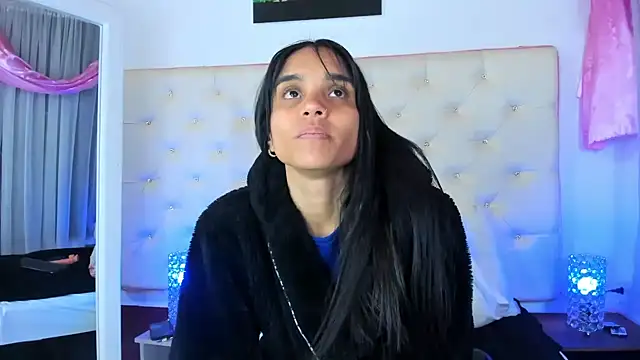 sophie pariss online show from February 2025 07:48:02 AM