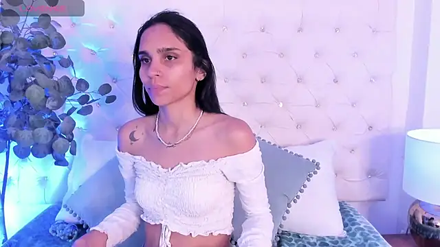 Snapshot of sophie_pariss chatting on July 2026 01:27:01 AM sophie pariss online show from July 2026 01:27:01 AM