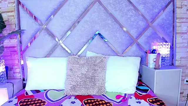 sophie pariss online show from November 2025 02:15:01 AM