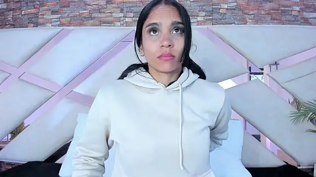 sophie pariss online show from February 2026 12:54:01 AM