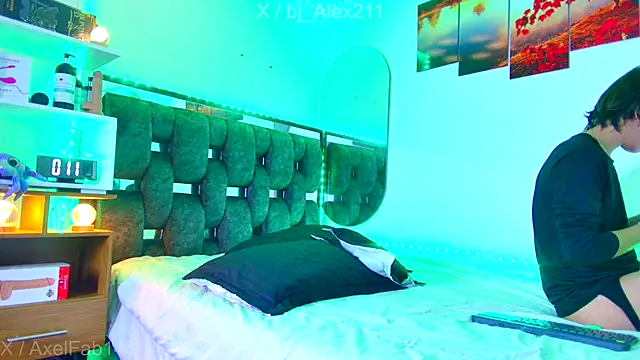 Snapshot of Alex_and_Fabian chatting on November 2025 08:57:02 PM Alex and Fabian online show from November 2025 08:57:02 PM