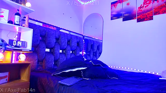 Snapshot of Alex_and_Fabian chatting on November 2025 09:08:01 PM Alex and Fabian online show from November 2025 09:08:01 PM