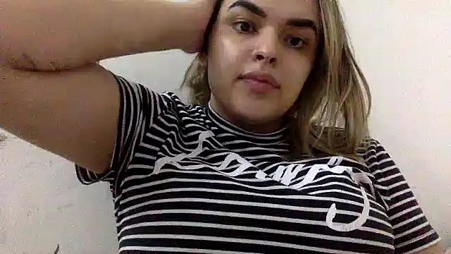 Snapshot of sweetshygirl chatting on January 2025 12:05:02 AM sweetshygirl online show from January 2025 12:05:02 AM