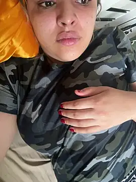 Snapshot of sweetshygirl chatting on December 2024 08:15:01 PM sweetshygirl online show from December 2024 08:15:01 PM