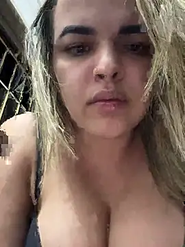 Snapshot of sweetshygirl chatting on January 2025 03:11:02 AM sweetshygirl online show from January 2025 03:11:02 AM