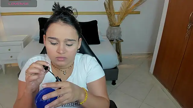 lia sexx19 online show from January 2026 02:17:01 AM