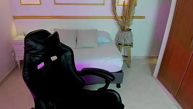 lia sexx19 online show from February 2026 02:22:01 AM