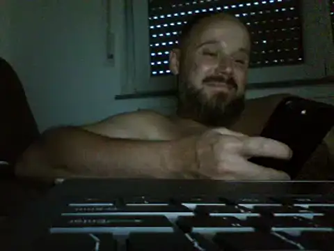 Snapshot of FROL83 chatting on June 2026 07:34:01 PM FROL83 online show from June 2026 07:34:01 PM