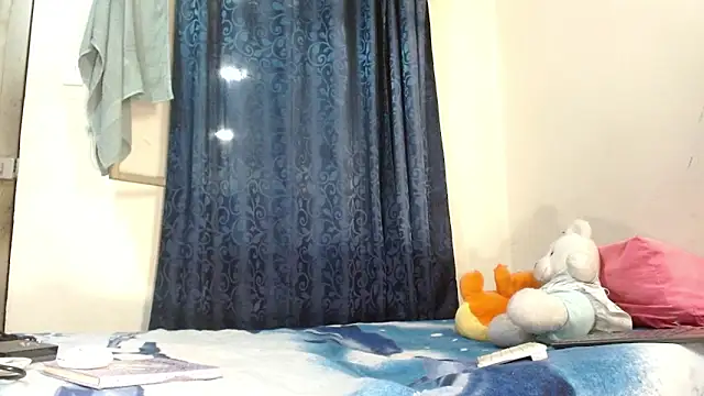 fenixmfx19 online show from April 2026 12:12:01 AM
