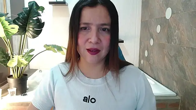 Snapshot of Heidy_Wells chatting on May 2026 11:35:01 AM Heidy Wells online show from May 2026 11:35:01 AM