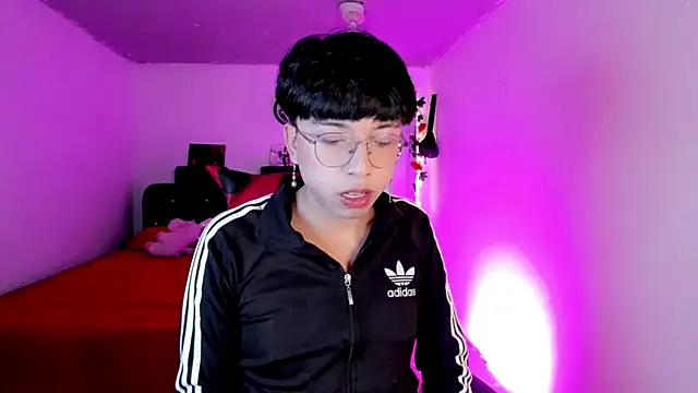 AnggelONfiree online show from October 2025 12:07:01 AM