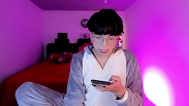 AnggelONfiree online show from November 2025 03:40:02 AM