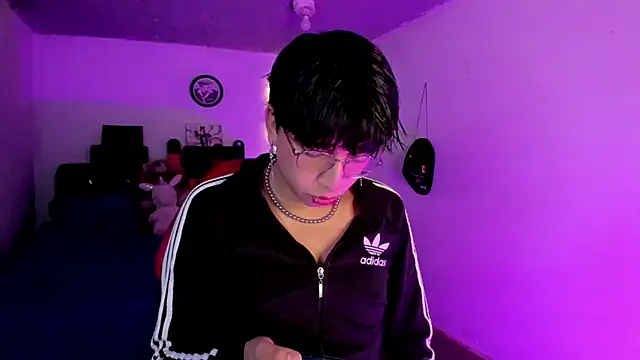 AnggelONfiree online show from February 2026 12:07:01 AM