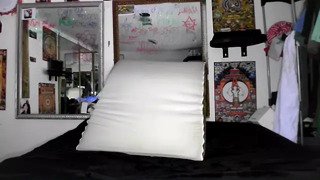 Azazelihornyasf online show from April 2026 08:50:01 AM