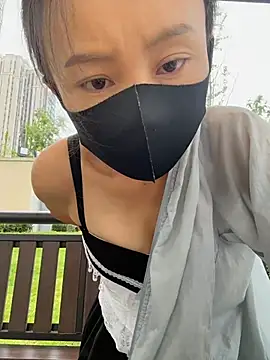 Snapshot of moneymaker_taipei chatting on October 2025 02:35:01 AM moneymaker taipei online show from October 2025 02:35:01 AM