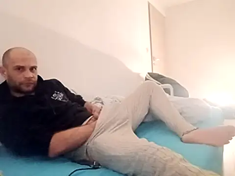 Zbochunec online show from February 2026 02:32:01 AM