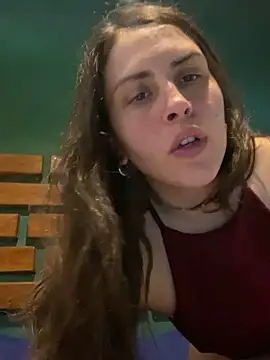 isadelasestrellas online show from December 2025 08:01:01 PM