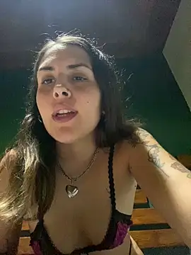 Snapshot of isadelasestrellas chatting on March 2025 03:45:02 AM isadelasestrellas online show from March 2025 03:45:02 AM