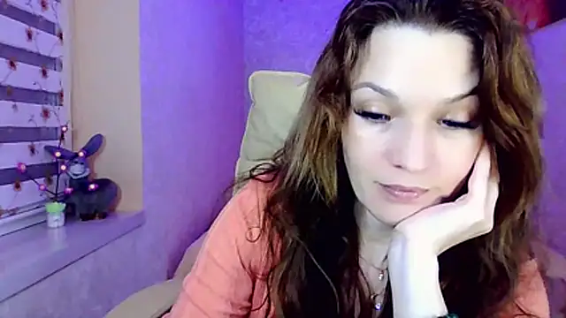 impossibleluna online show from April 2026 06:56:01 PM