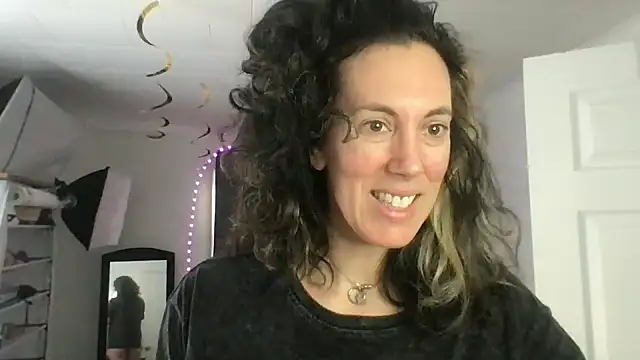 BonfireBonnie online show from January 2025 02:22:01 PM
