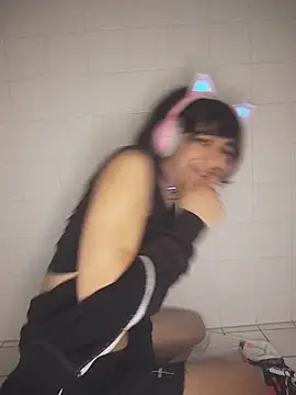 egirl711 online show from December 2025 08:17:02 PM