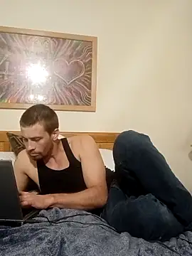 dcrick978 online show from October 2025 10:42:02 PM