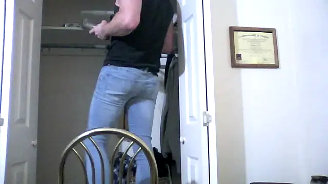 dcrick978 online show from November 2025 04:38:01 AM