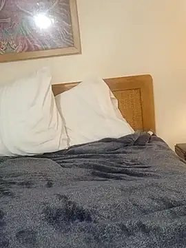 dcrick978 online show from October 2025 12:20:01 AM