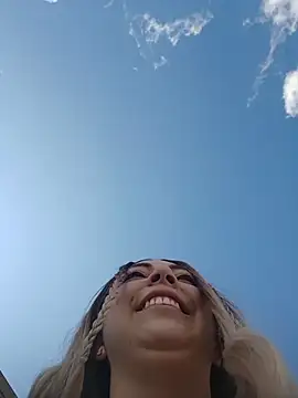 madelaine- online show from November 2025 06:56:02 PM