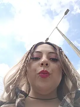 madelaine- online show from November 2025 07:29:02 PM