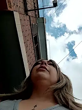 madelaine- online show from December 2025 07:39:02 PM