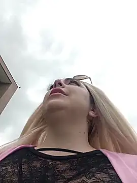 madelaine- online show from April 2026 06:11:02 PM