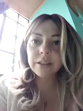 madelaine- online show from December 2025 06:51:01 PM