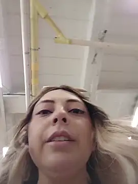 madelaine- online show from November 2025 06:33:02 PM