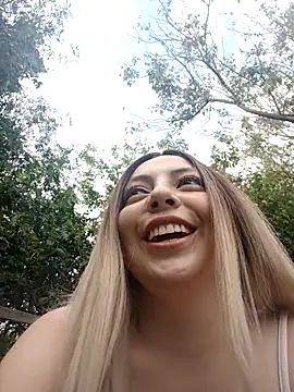 Snapshot of madelaine- chatting on October 2025 07:36:01 PM madelaine- online show from October 2025 07:36:01 PM
